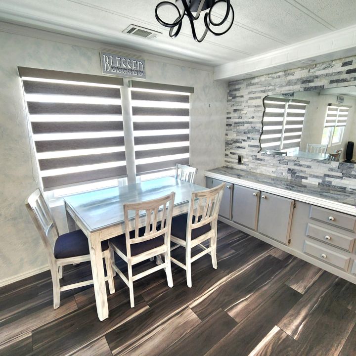 For Sale: $99,000 (2 beds, 2 baths, 1262 Square Feet)