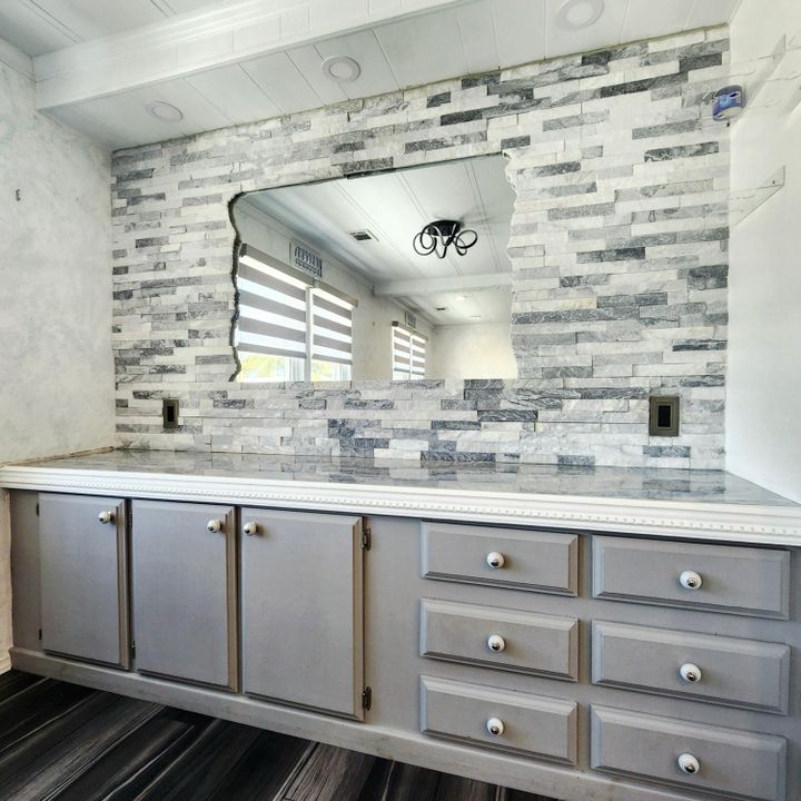 For Sale: $99,000 (2 beds, 2 baths, 1262 Square Feet)