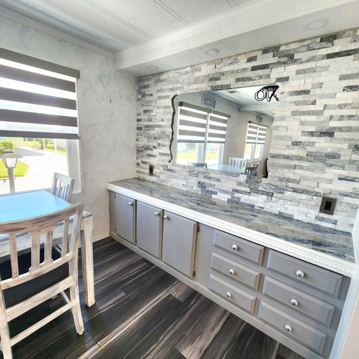 For Sale: $99,000 (2 beds, 2 baths, 1262 Square Feet)