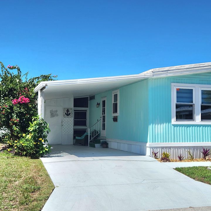 For Sale: $99,000 (2 beds, 2 baths, 1262 Square Feet)