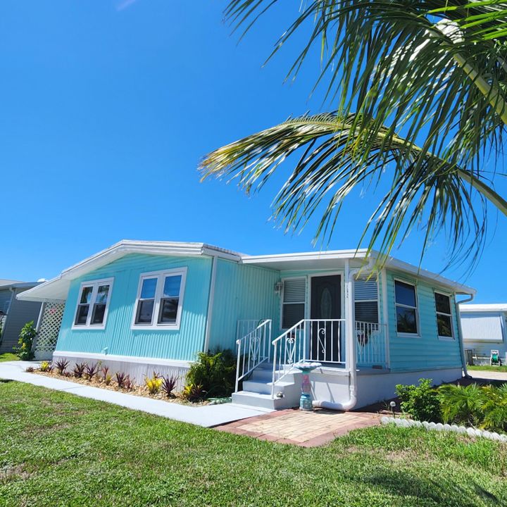 For Sale: $99,000 (2 beds, 2 baths, 1262 Square Feet)