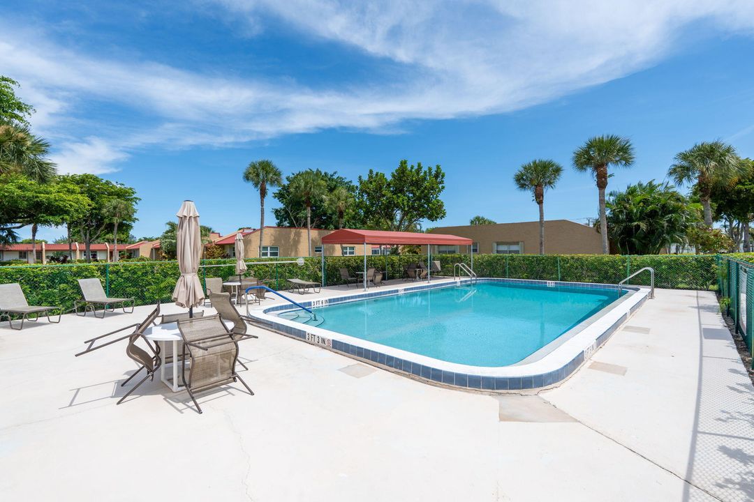 合同活跃: $210,000 (2 贝兹, 2 浴室, 1197 平方英尺)