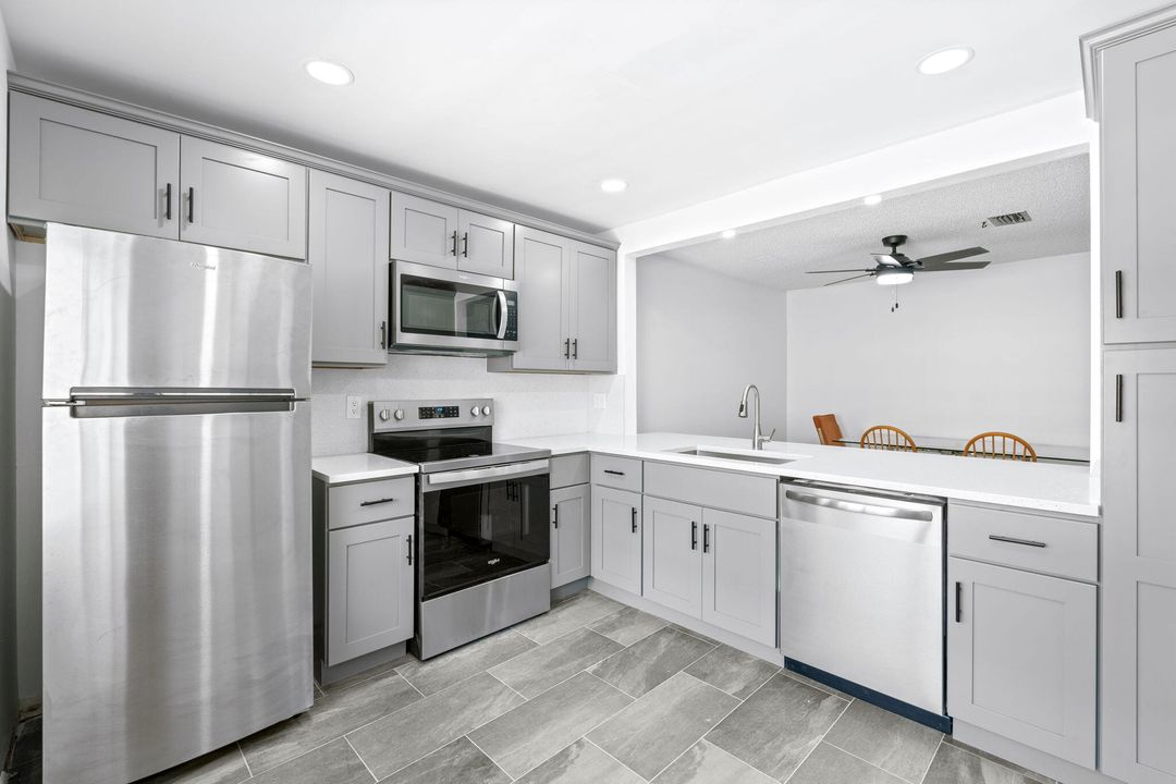 合同活跃: $210,000 (2 贝兹, 2 浴室, 1197 平方英尺)