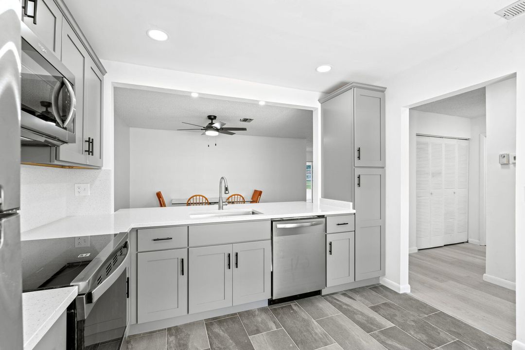 合同活跃: $210,000 (2 贝兹, 2 浴室, 1197 平方英尺)