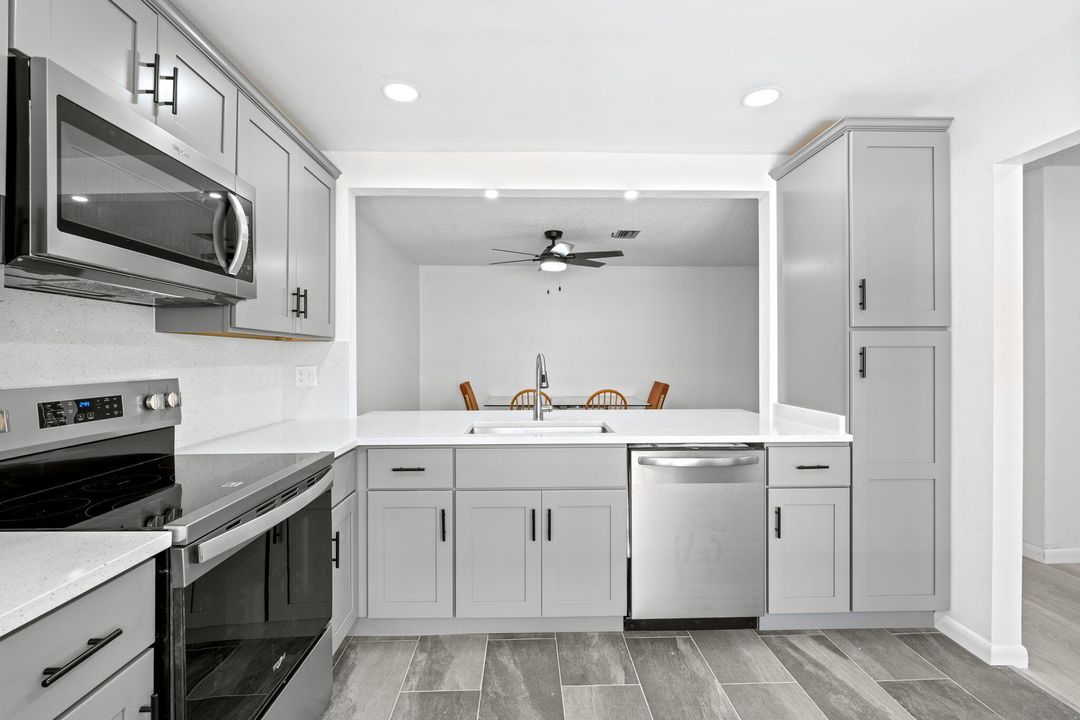 合同活跃: $210,000 (2 贝兹, 2 浴室, 1197 平方英尺)