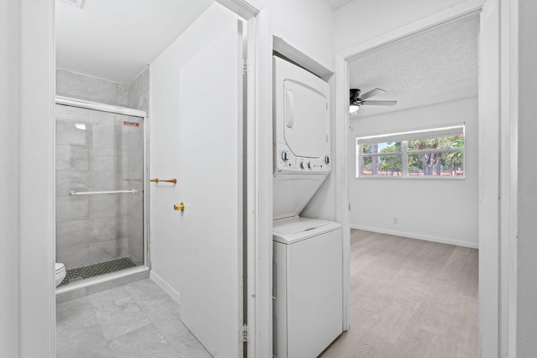 合同活跃: $210,000 (2 贝兹, 2 浴室, 1197 平方英尺)