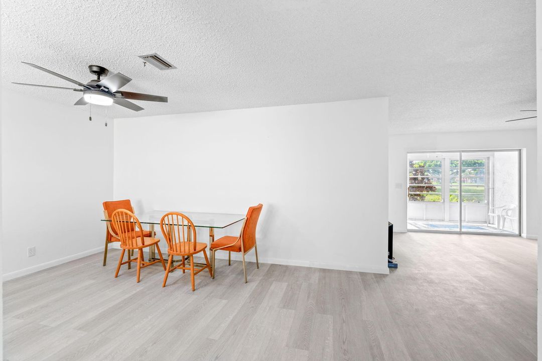 合同活跃: $210,000 (2 贝兹, 2 浴室, 1197 平方英尺)