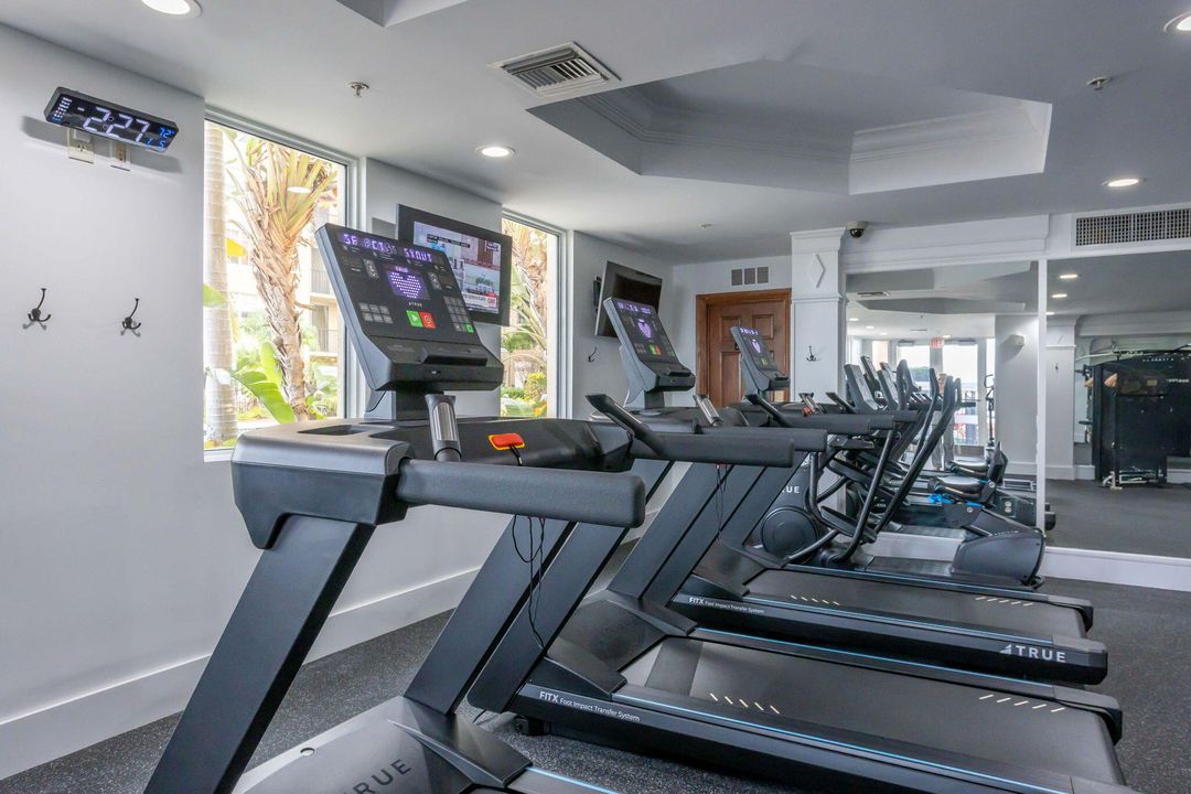 Active With Contract: $4,000 (2 beds, 2 baths, 1071 Square Feet)