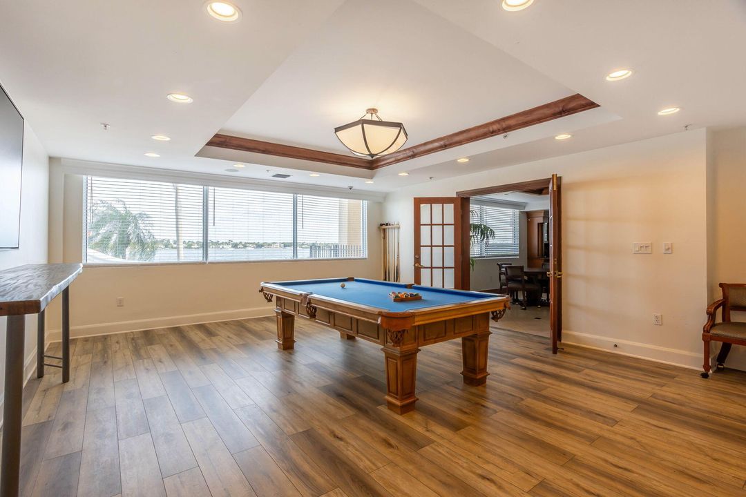 Active With Contract: $4,000 (2 beds, 2 baths, 1071 Square Feet)