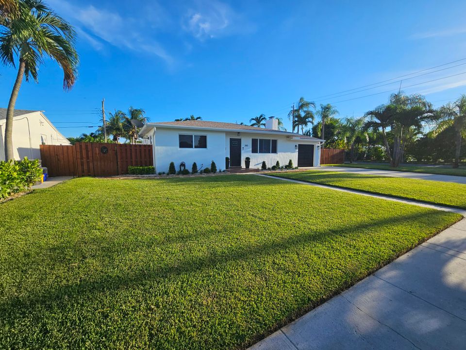 合同活跃: $1,082,000 (3 贝兹, 2 浴室, 1705 平方英尺)