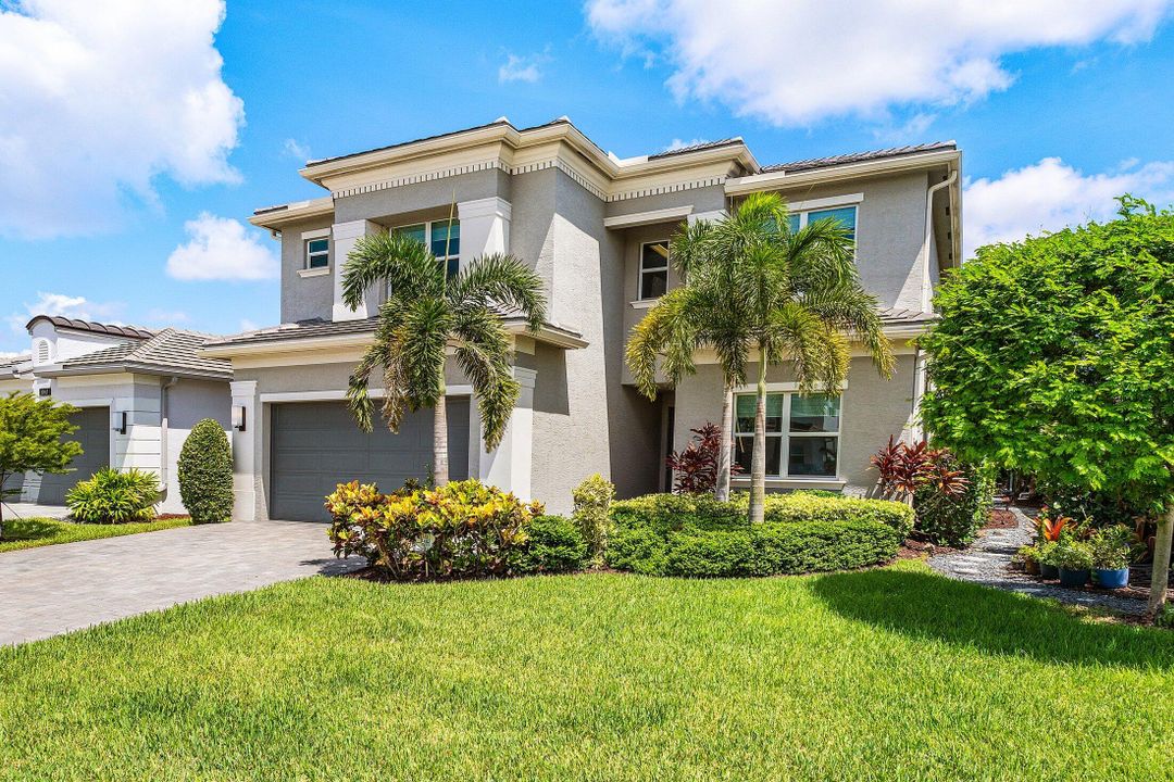 Active With Contract: $1,277,000 (6 beds, 5 baths, 3477 Square Feet)