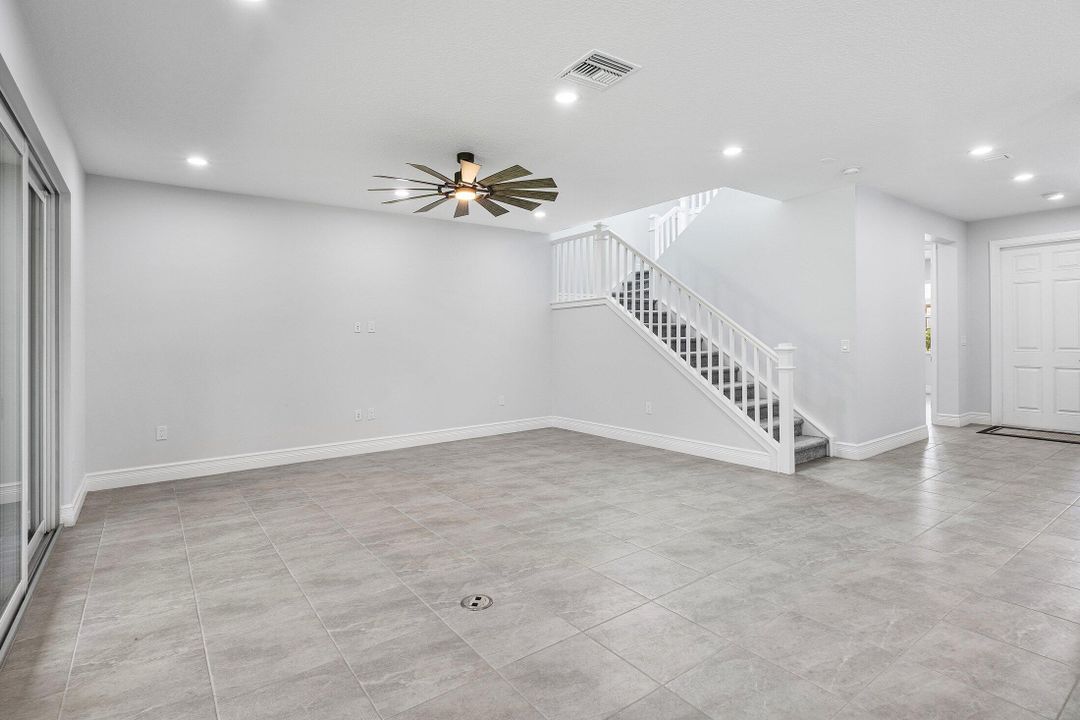 Active With Contract: $1,277,000 (6 beds, 5 baths, 3477 Square Feet)