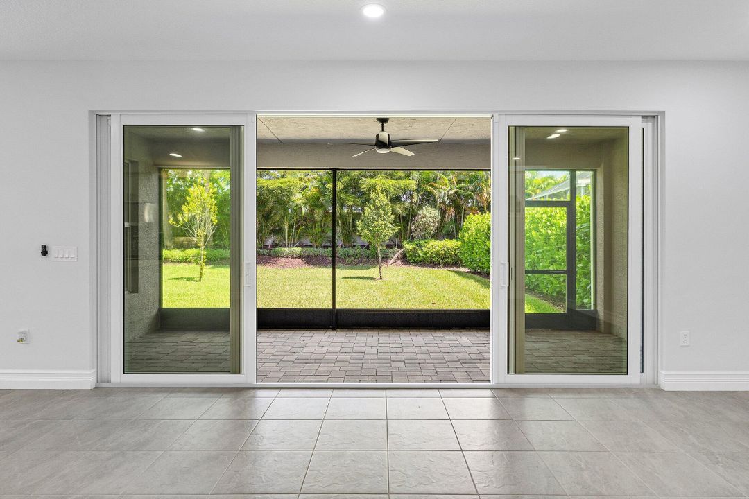 Active With Contract: $1,277,000 (6 beds, 5 baths, 3477 Square Feet)