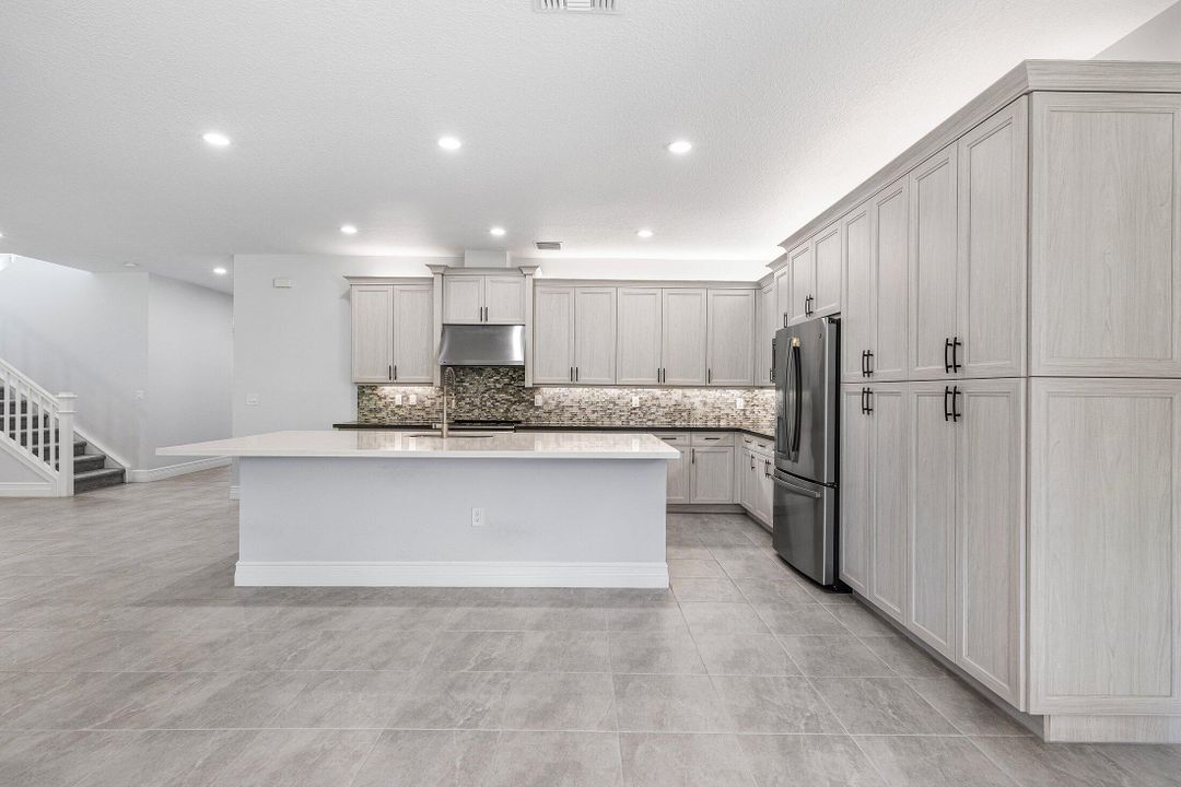 Active With Contract: $1,277,000 (6 beds, 5 baths, 3477 Square Feet)