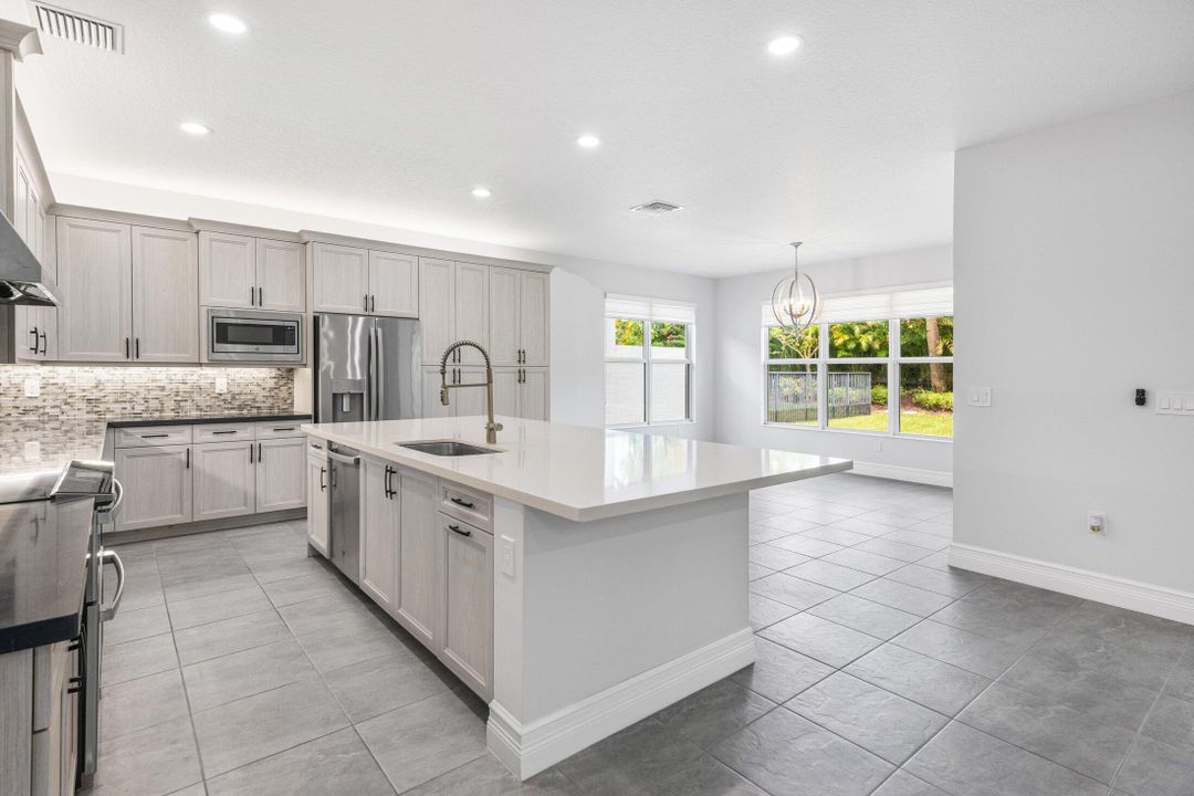 Active With Contract: $1,277,000 (6 beds, 5 baths, 3477 Square Feet)