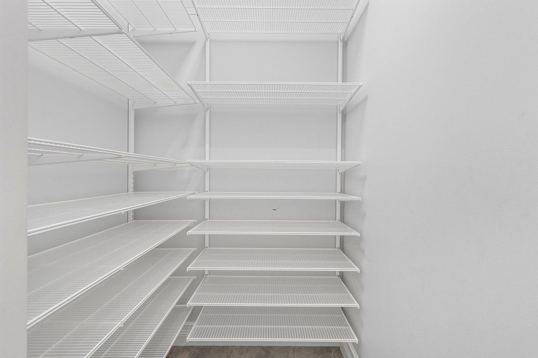 Active With Contract: $1,277,000 (6 beds, 5 baths, 3477 Square Feet)