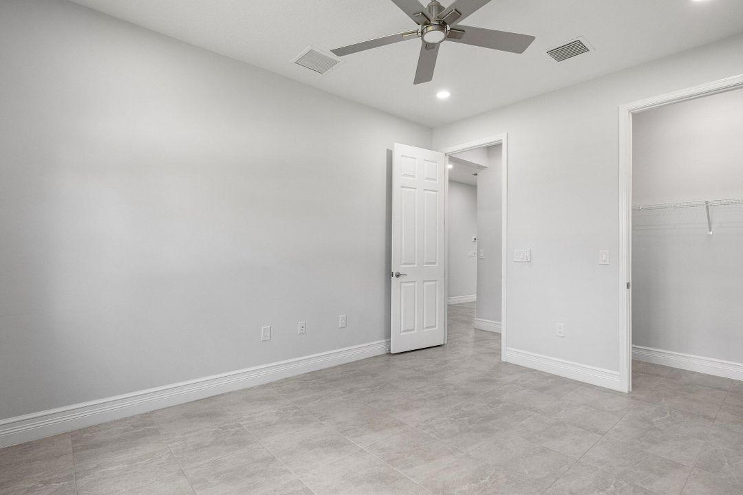 Active With Contract: $1,277,000 (6 beds, 5 baths, 3477 Square Feet)