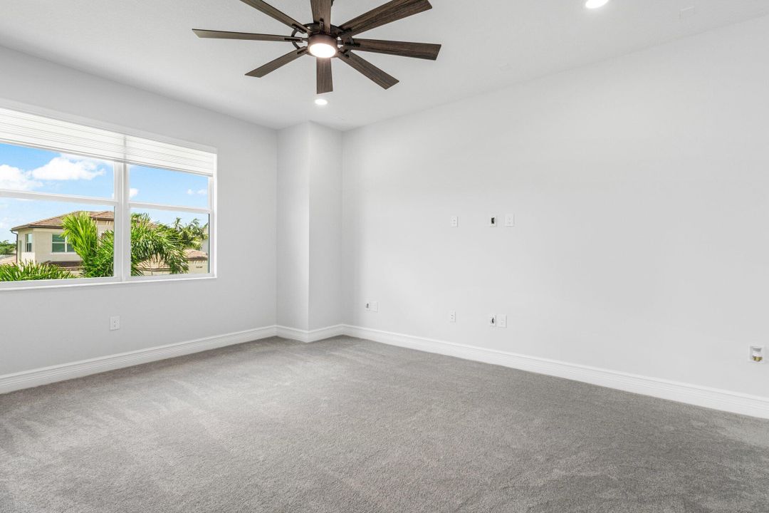 Active With Contract: $1,277,000 (6 beds, 5 baths, 3477 Square Feet)