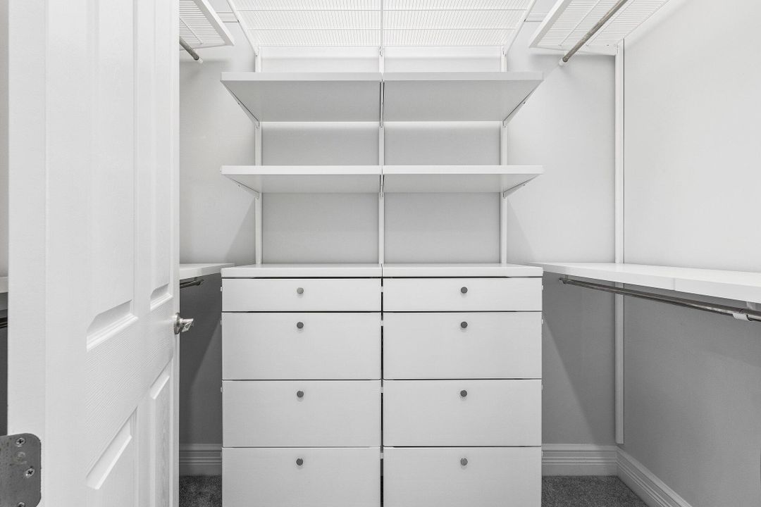 Active With Contract: $1,277,000 (6 beds, 5 baths, 3477 Square Feet)