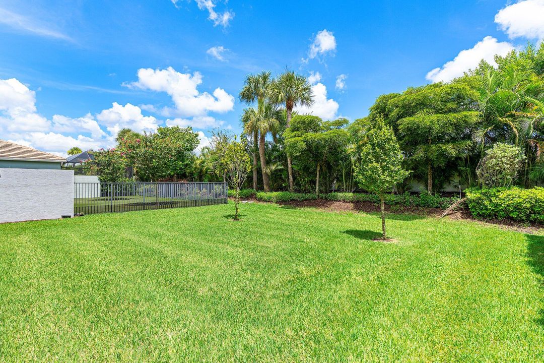 Active With Contract: $1,277,000 (6 beds, 5 baths, 3477 Square Feet)