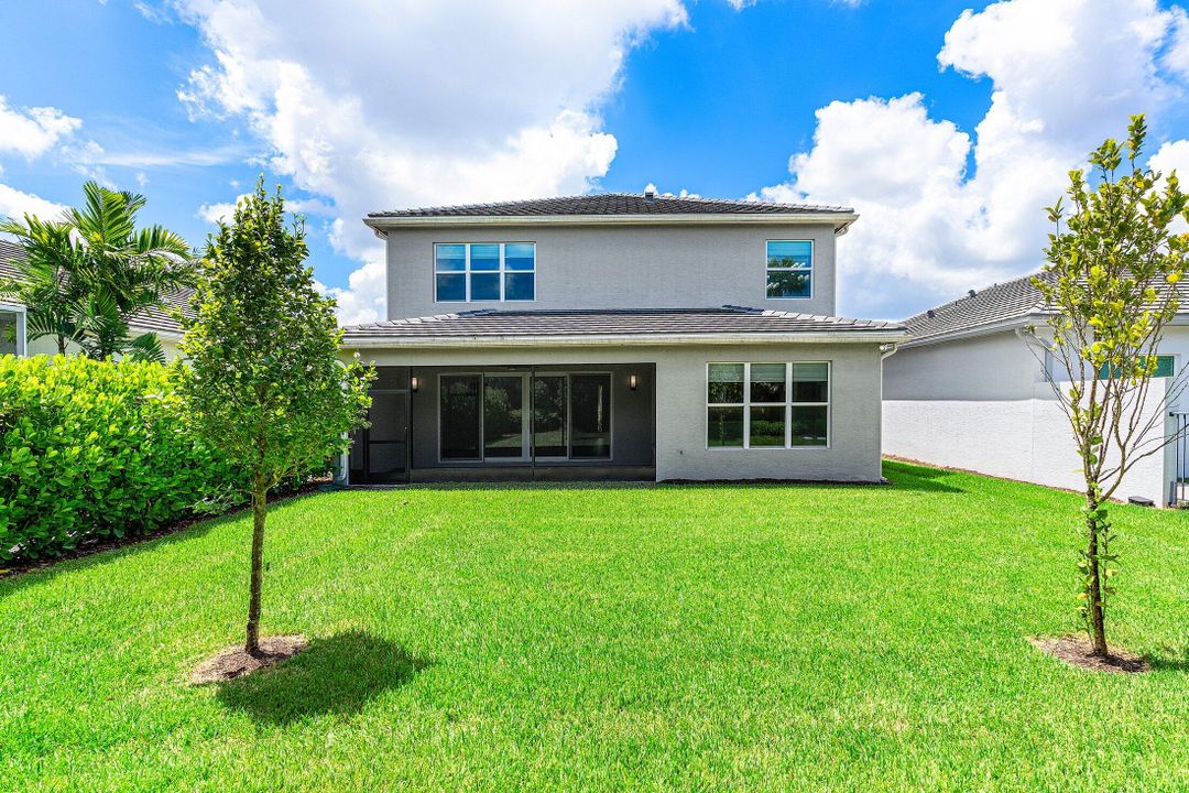 Active With Contract: $1,277,000 (6 beds, 5 baths, 3477 Square Feet)