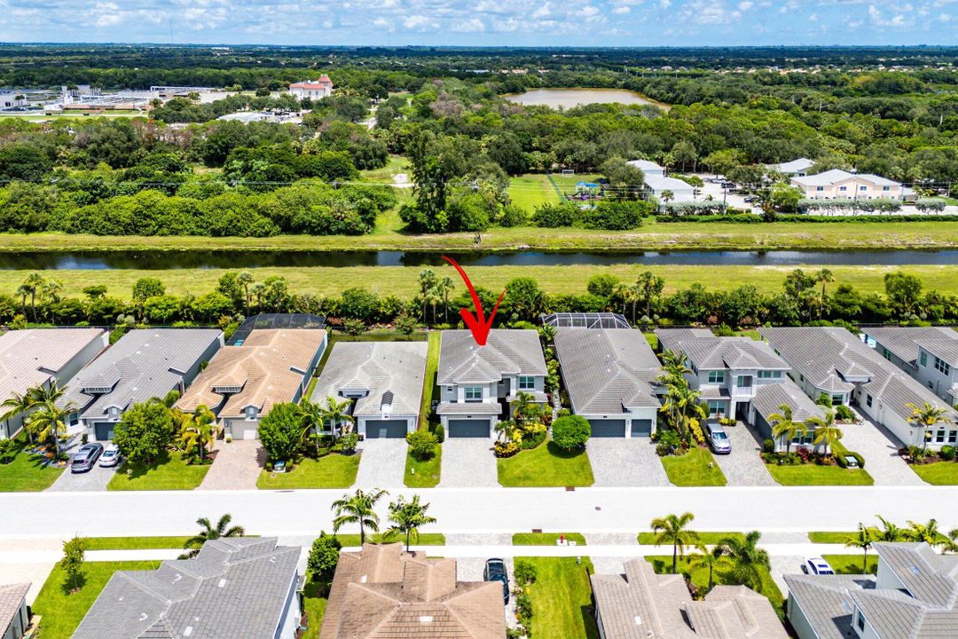 Active With Contract: $1,277,000 (6 beds, 5 baths, 3477 Square Feet)