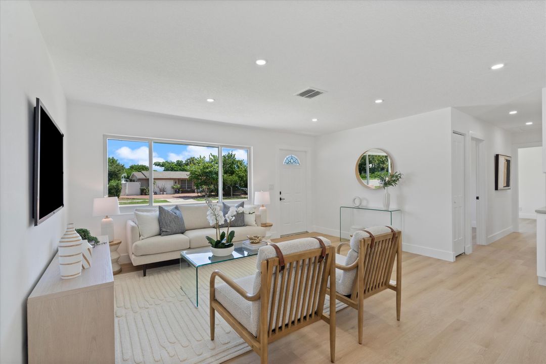 Active With Contract: $545,000 (3 beds, 2 baths, 1107 Square Feet)