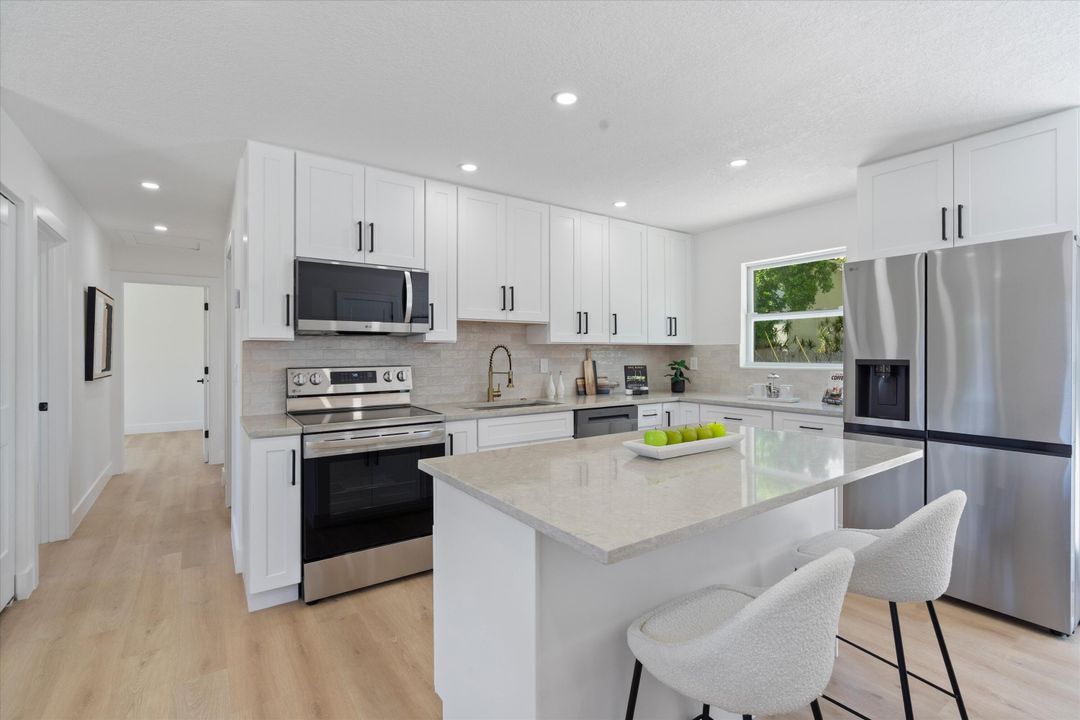 Active With Contract: $545,000 (3 beds, 2 baths, 1107 Square Feet)