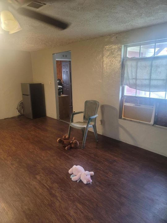 待售: $74,000 (3 贝兹, 2 浴室, 1154 平方英尺)