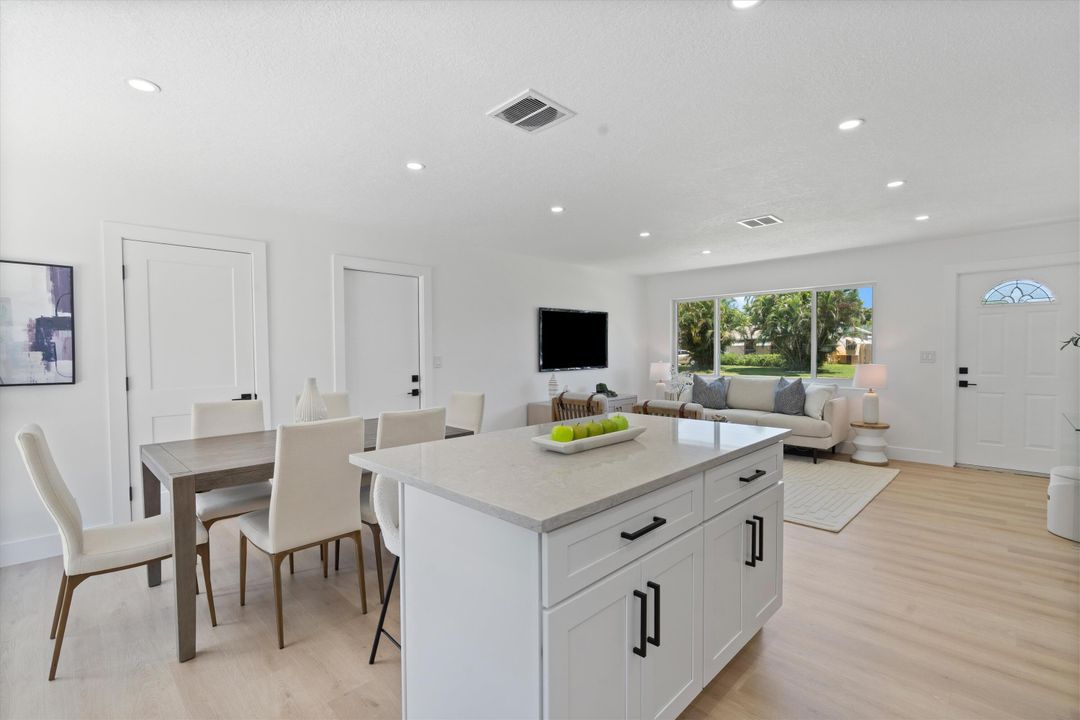 Active With Contract: $545,000 (3 beds, 2 baths, 1107 Square Feet)