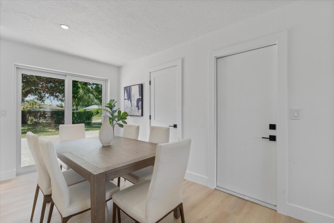 Active With Contract: $545,000 (3 beds, 2 baths, 1107 Square Feet)