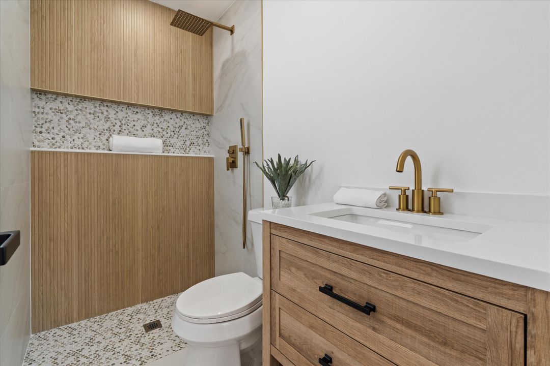 Active With Contract: $545,000 (3 beds, 2 baths, 1107 Square Feet)