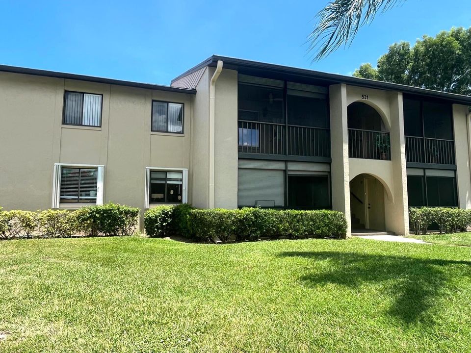 Recently Rented: $1,850 (2 beds, 2 baths, 1115 Square Feet)