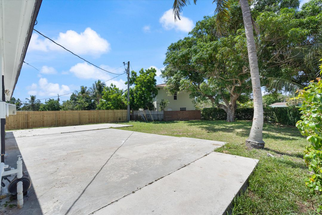 Active With Contract: $545,000 (3 beds, 2 baths, 1107 Square Feet)