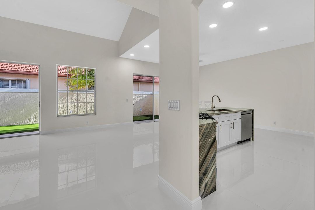 Active With Contract: $4,500 (4 beds, 3 baths, 2403 Square Feet)