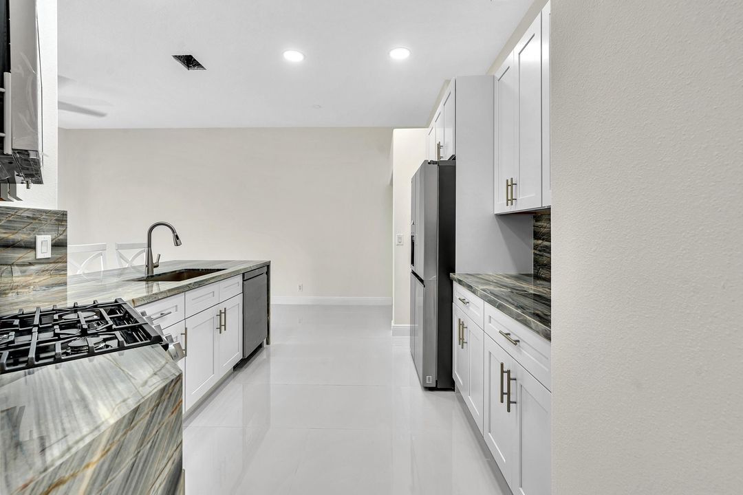 Active With Contract: $4,500 (4 beds, 3 baths, 2403 Square Feet)