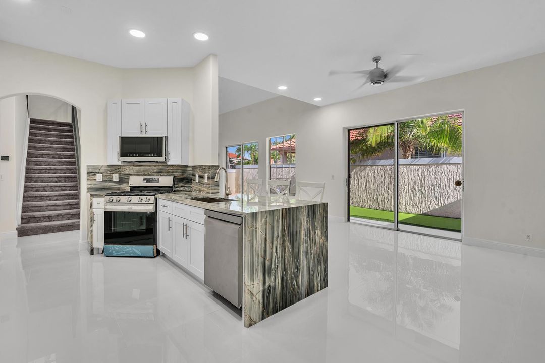 Active With Contract: $4,500 (4 beds, 3 baths, 2403 Square Feet)