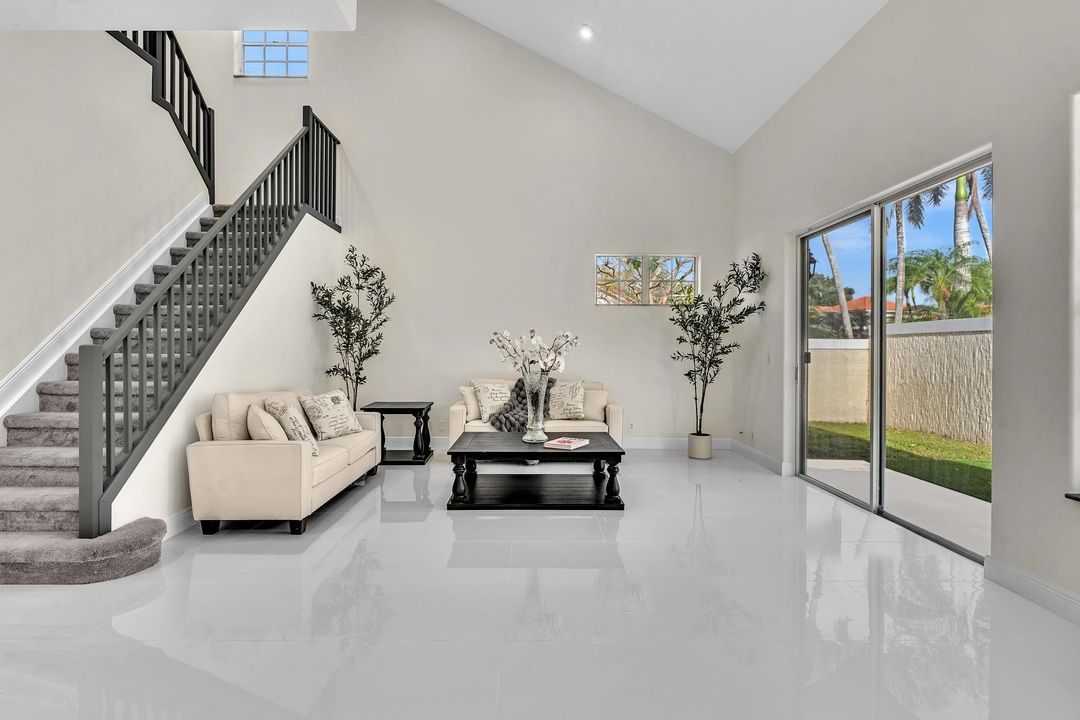 Active With Contract: $4,500 (4 beds, 3 baths, 2403 Square Feet)