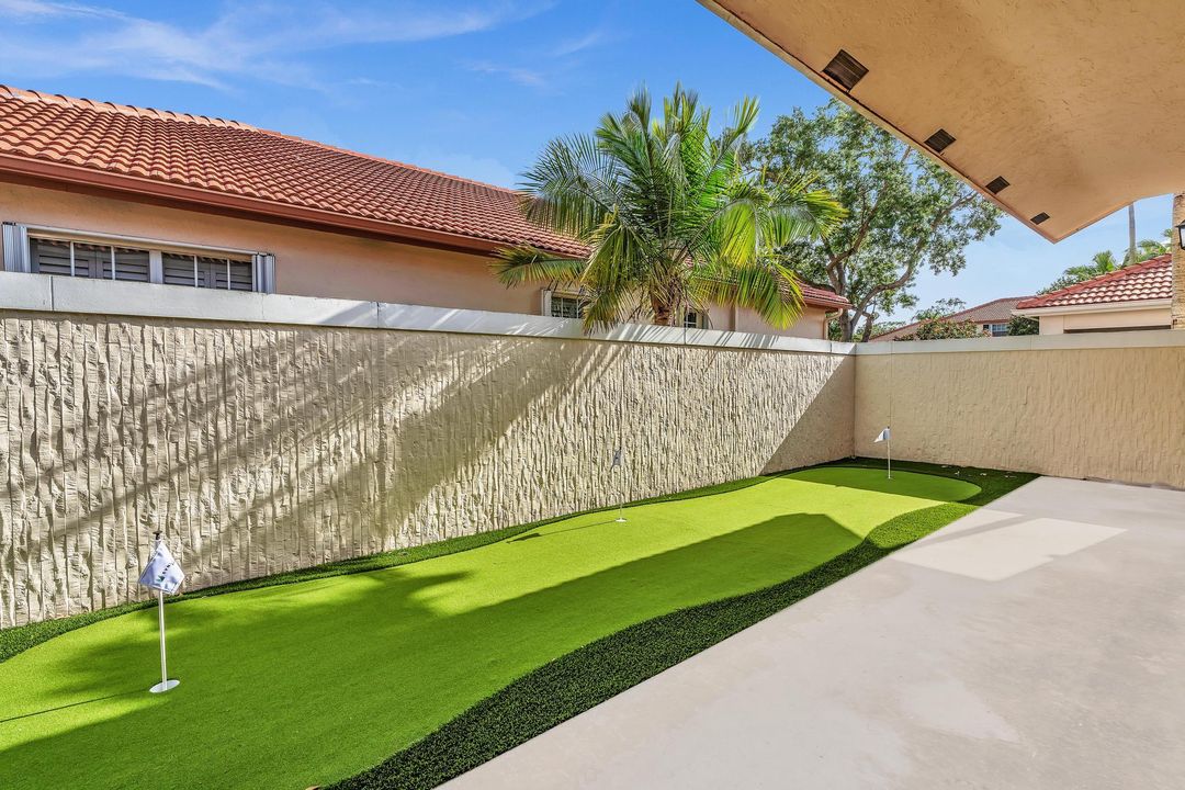 Active With Contract: $4,500 (4 beds, 3 baths, 2403 Square Feet)