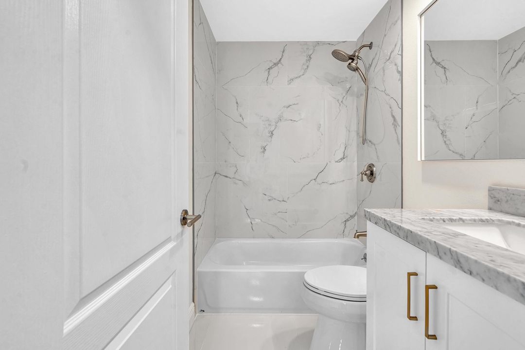 Active With Contract: $4,500 (4 beds, 3 baths, 2403 Square Feet)