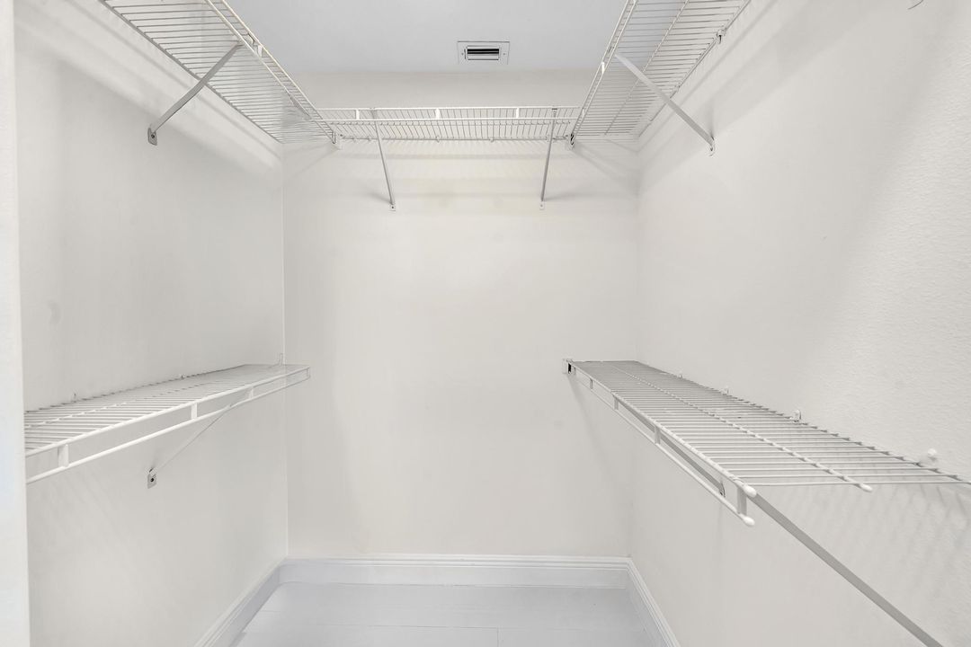 Active With Contract: $4,500 (4 beds, 3 baths, 2403 Square Feet)