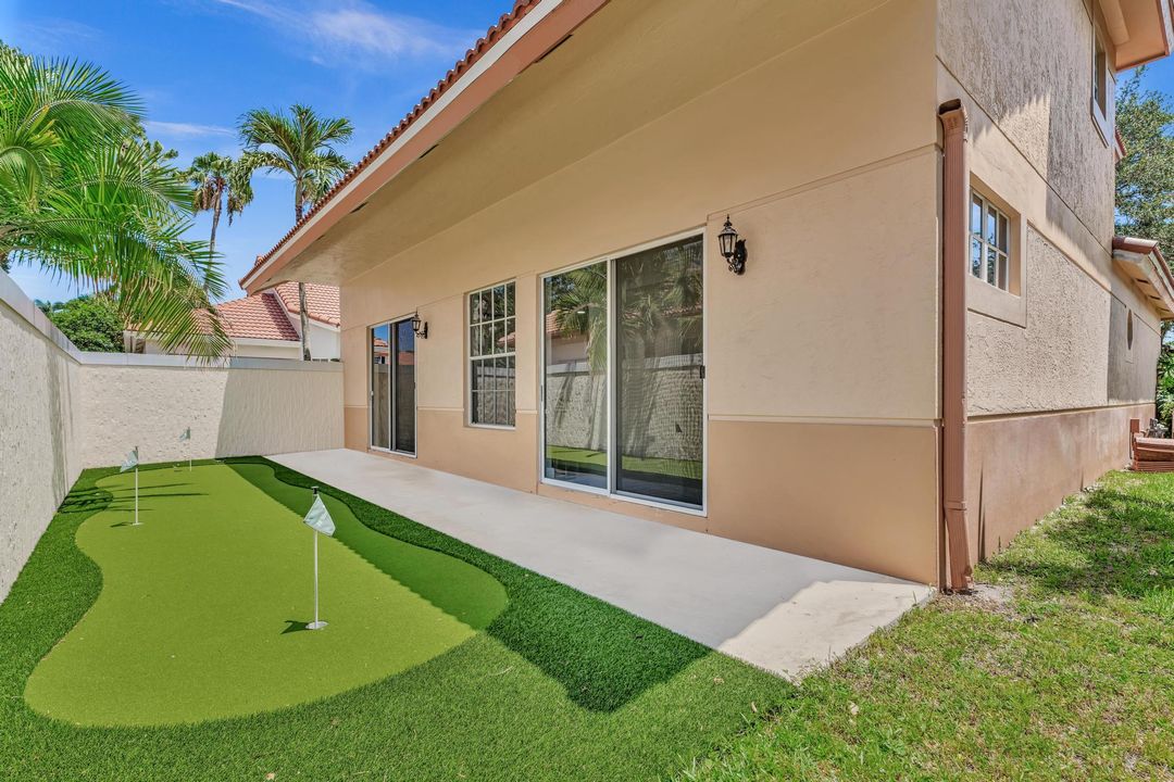 Active With Contract: $4,500 (4 beds, 3 baths, 2403 Square Feet)
