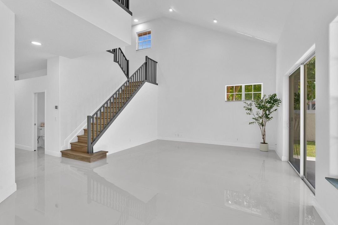 Active With Contract: $4,500 (4 beds, 3 baths, 2403 Square Feet)