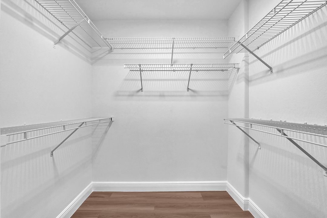 Active With Contract: $4,500 (4 beds, 3 baths, 2403 Square Feet)