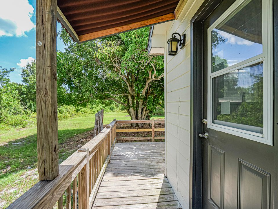 Под контрактом: $314,900 (4 спален, 2 ванн, 1326 Квадратных фут)