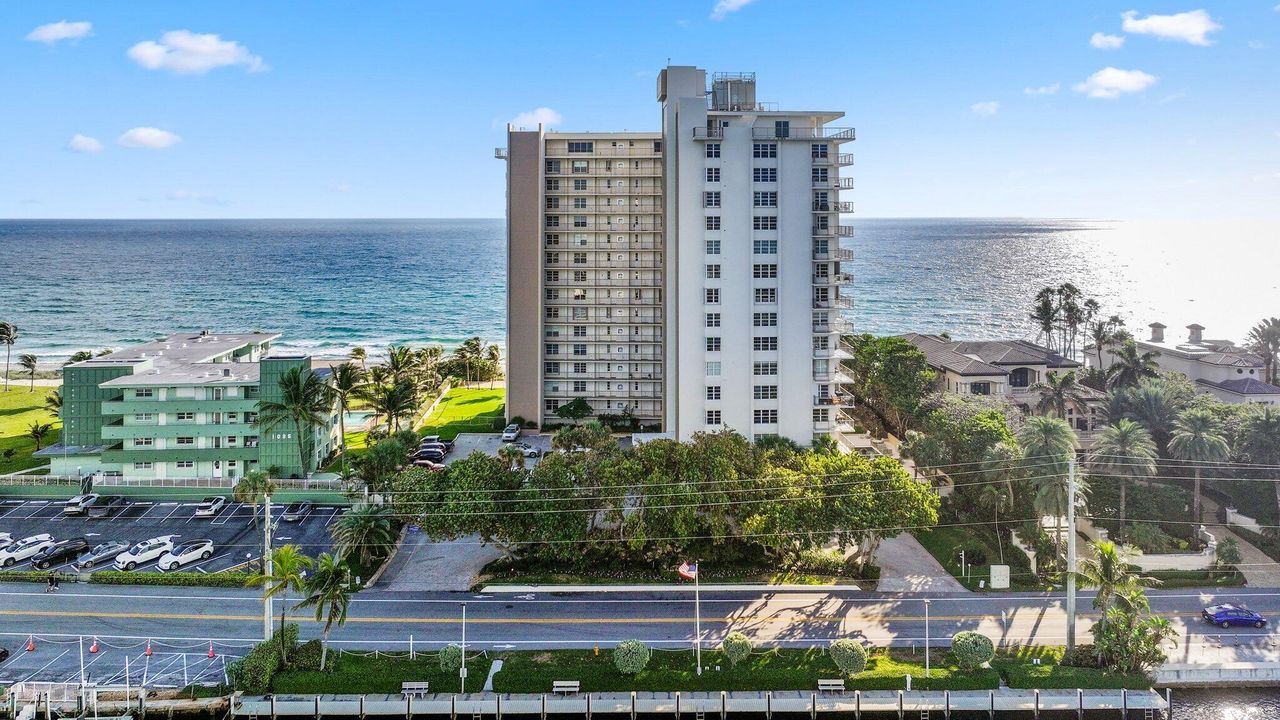 Active With Contract: $649,900 (2 beds, 2 baths, 1154 Square Feet)