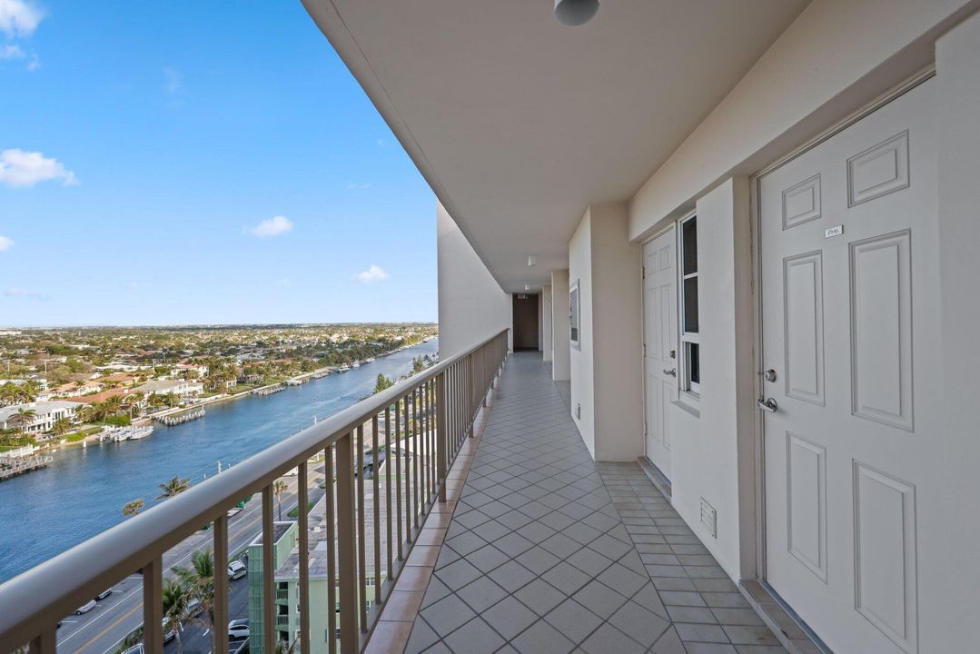 Active With Contract: $649,900 (2 beds, 2 baths, 1154 Square Feet)