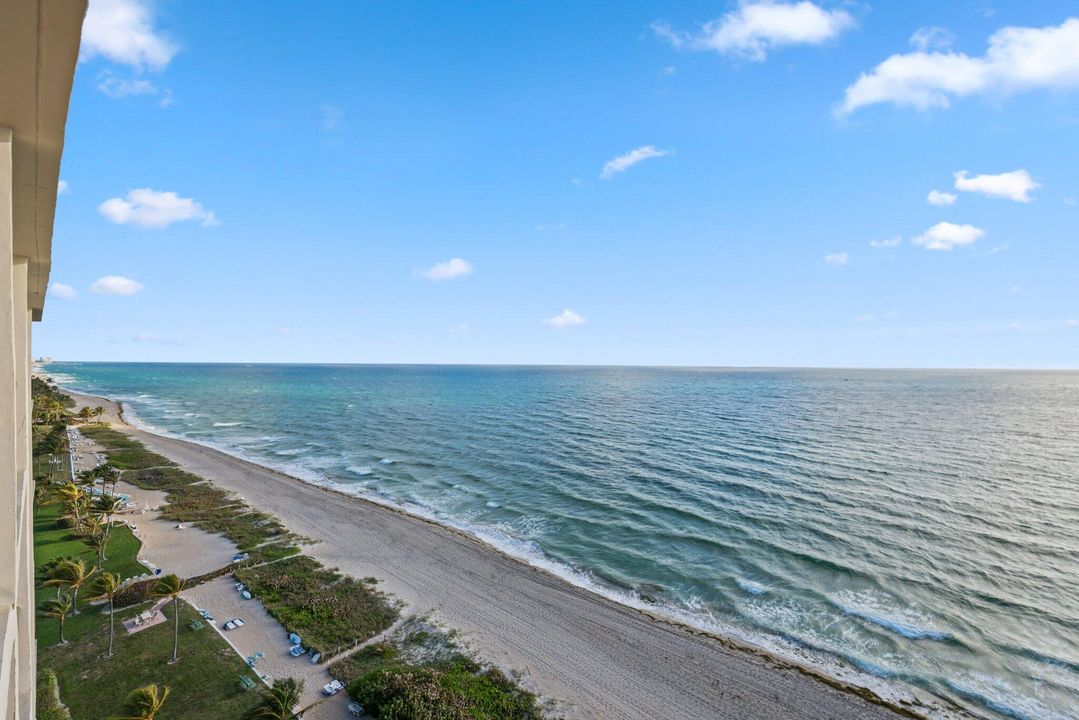 Active With Contract: $649,900 (2 beds, 2 baths, 1154 Square Feet)