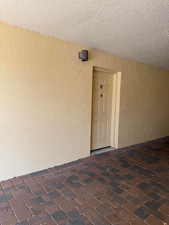 В аренду: $1,300 (1 спален, 1 ванн, 781 Квадратных фут)