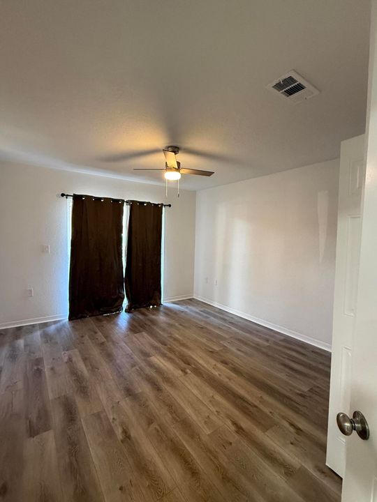 В аренду: $1,300 (1 спален, 1 ванн, 781 Квадратных фут)